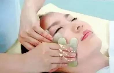 刮痧的视频,健康生活新体验