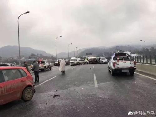 车辆事故视频,惊心动魄的事故现场回顾