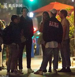 奥巴马街头视频,重温平民总统的亲和魅力